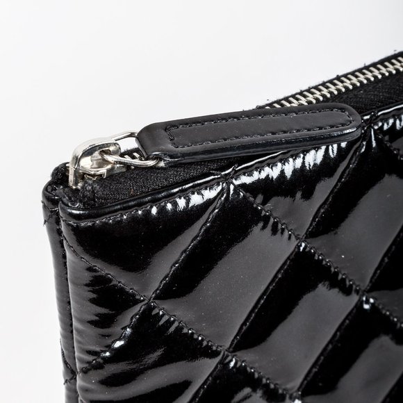 Chanel Quilted Black Patent Leather Large O Case - Picture 7 of 11